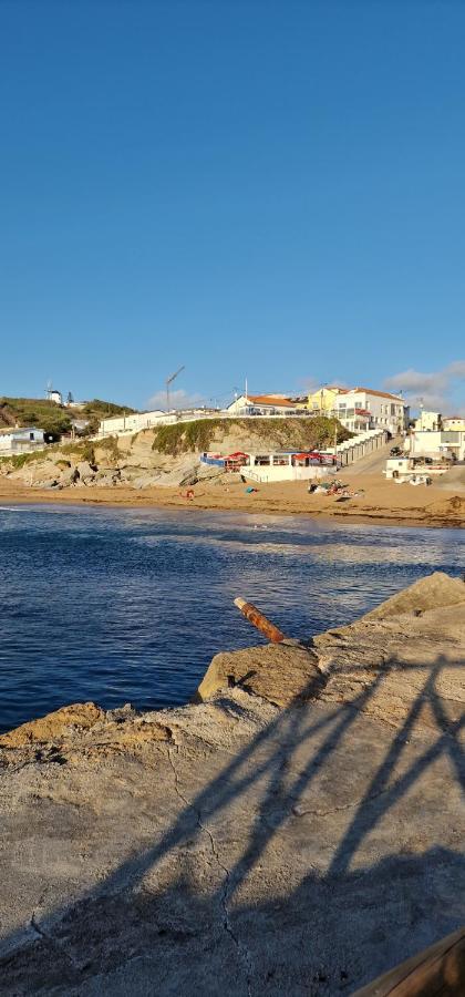 Porto Dinheiro Beach I Lourinhã Eksteriør billede